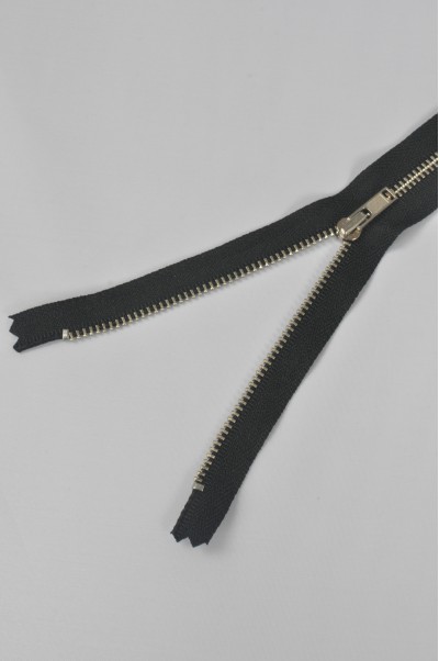 ZIP042  1號拉鏈  銀色拉鏈  白銅牙密尾拉鏈  單頭金屬拉鏈  不設單獨拉鍊訂購 後面照